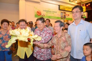 Dr. Sim, Yong Khoon Seng and Tan Kai.