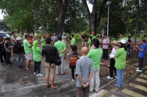 Giving pointers to the walkers.