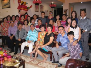 SUPP Treasurer Datuk David Teng and wife welcoming guests to their house last night. Next to Datuk David is Dato' Sebastian Ting.
