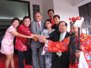 Money god with from left, Tnay Li ping, Dr. Sim Kui Hian, Dato' Sri Richard riot , Wilfred Yap, Dato' Sebastian Ting and Tan Sri Peter Chin.