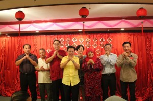 大家一起賀新年。