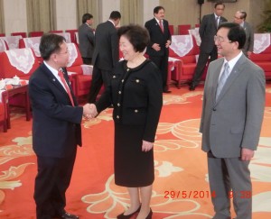 沈桂贤上议员与中国共产党天津市委员会书记孙春兰相见欢。