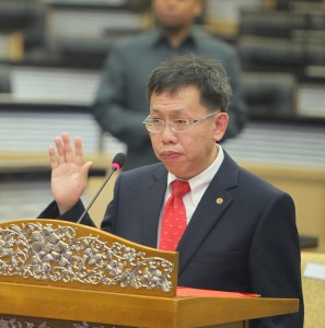 砂人联党中央秘书长沈桂贤上议员受封拿督。