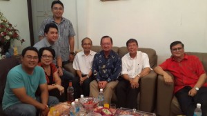 党主席陈华贵与宣教秘书陈超耀向威廉丹尤贺节。