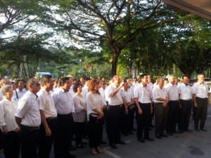 众党同志踊跃出席党庆。