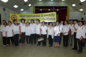 忠心支持党的妇女组同志。