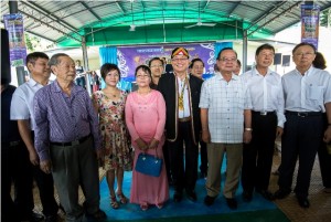 Visiting Dato Seri Richard Riot in Serian.