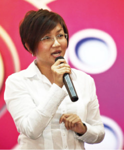 砂人联党中央妇女组原任主席郑丽萍