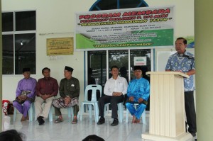 Tan Sri Peter Chin speaking at ramadan function at Kpg Riam Jaya