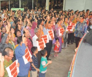 李景胜见证区委会成员宣誓仪式。