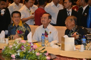 Datuk Sri Liow Tiong Lai, Tan Sri peter Chin and Chief Minister, Tan Sri Adenan Satem