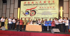 国阵领袖与人联党一起庆祝55周年党庆。