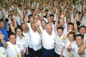 首相纳吉强调他会力挺砂人联党!