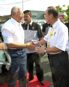 Tan Sri Peter Chin greeting Najib