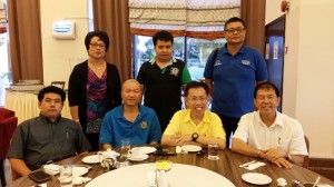 人联党主席沈桂贤，秘书长陈超耀及妇女组主席徐美丽与马华领袖交流。