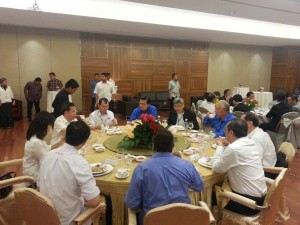 首相纳吉与国阵成员党领袖共进午餐。