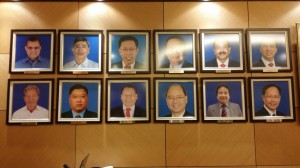 国阵成员党主席的肖像挂在会议室。