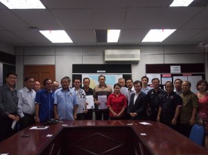 Front 4th from Left: Mas Gading MP Anthony Nogeh Gumbek L5: Kapitan Liew Jiu Fung, L6: Kapitan Phang Kang Shun, L7: Pemanca Bong Jong Long, L8: Kapitan Chai Kim Fui.