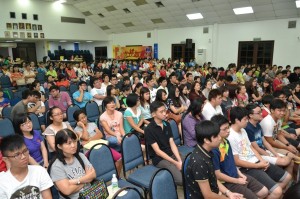 人联青教育局主办的2015年全国大专升学辅导与讲座会反应踊跃。