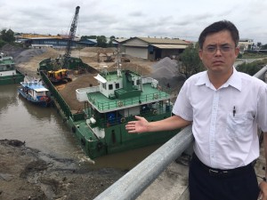 Tan Kai at the wharf showing the situation