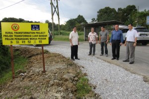 Road widening at Ulu Sungai Tapang , Rantau Panjang.