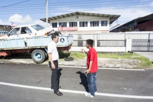 Photo shows SUPP PCB Chief with the complainant seeking assistance on the air pollution problem he is currently facing