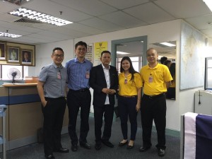 左起为程明智、陈开、首长署礼仪及公关单位副主管韩丹沙比尼、苏莉群和邓文武。