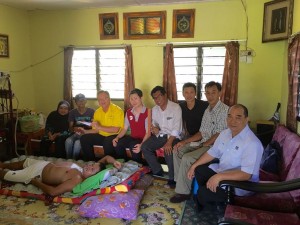 Lo in yellow with the cr visiting Roslan