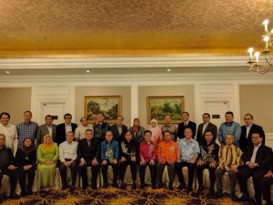 Chief Minister, Datuk Amar Abang Johari, with members of Malaysian Parliament, Dewan Rakyat and Dewan Negara from Barisan Nasional Sarawak.