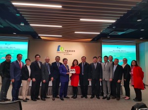 Local Government and Housing Minister Datuk Dr Sim Kui Hian (seventh left) and his delegation at Urban Renewal Authority (URA) Hong Kong, China.