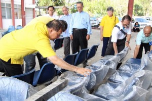 Ting delivered the much needed chairs to the polyclinic.