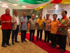 37341990_10155650210313133_7398417909975875584_n