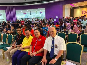 38392188_10155687621928133_4070254757397135360_n