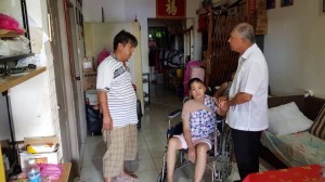 Si in white shirt talking to Datuk Sebastian