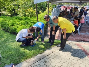 Ting at the vaccination centre