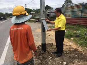 Lo Khere Chiang looking at the commencement of works done