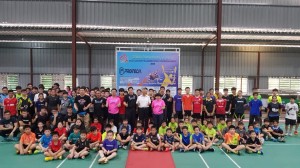 Group photo of the players and organizers