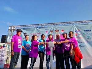 Dr. Sim at the opening of the Run.